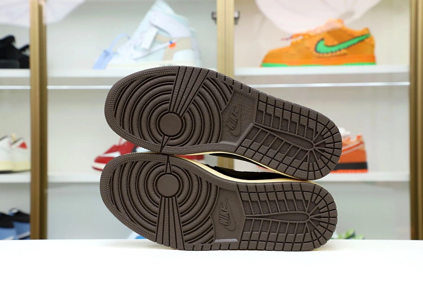 Jordan Jordan 1mLow x Travis SP OG Scott TS Air 0208